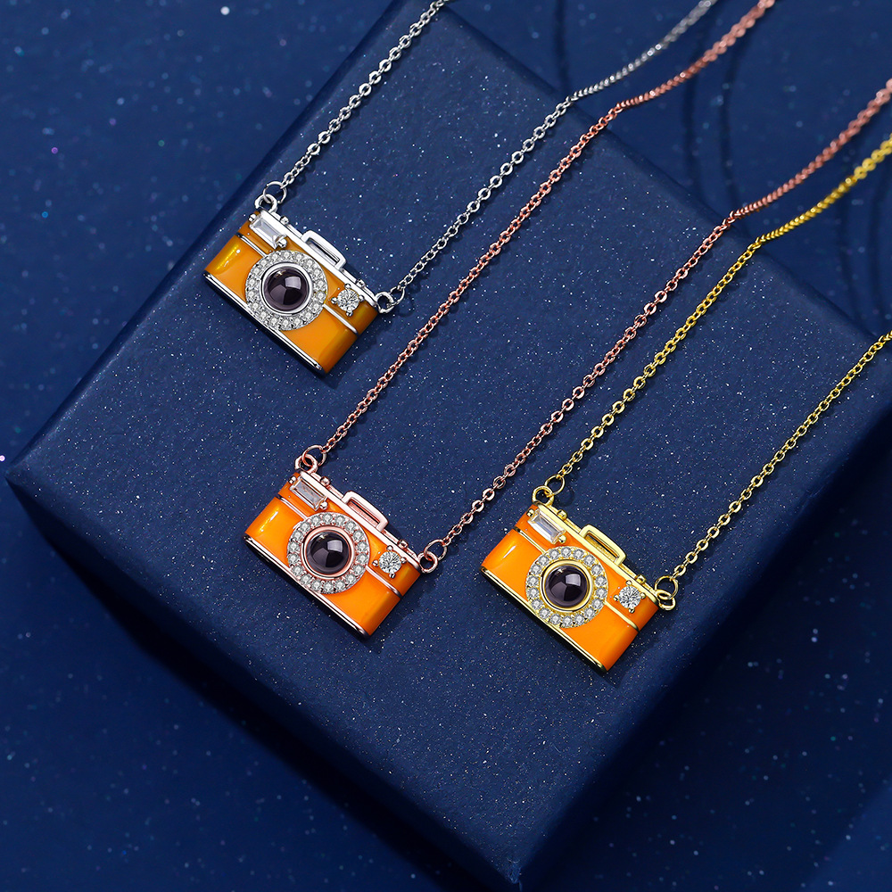 Collar Cámara Personalizada con Foto Interior | Joya Proyector Única